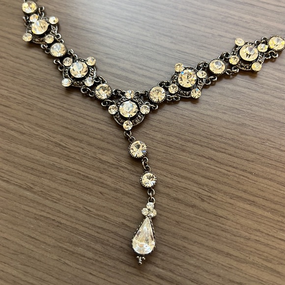 Black Statement Necklace - Picture 2 of 3